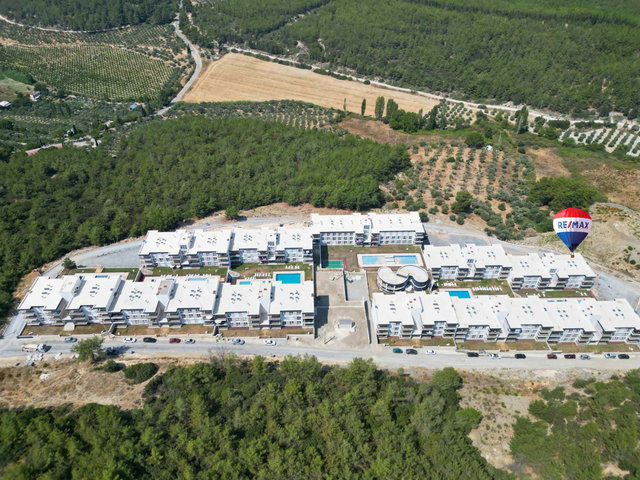 KUŞADASI KİRAZLI'DA 2023 YAPIMI 1+1 ÖNÜ AÇIK DAİRE
