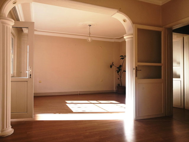 REMAX AREA'DAN SOĞUKKUYU'DA MERKEZİ KONUMDA 2+1 KİRALIK DAİRE