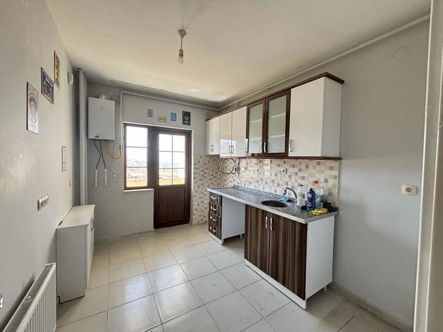 MALATYA BATTALGAZİ’DE 3+1 | 135 M² BRÜT | 9. KAT | BALKONLU, MERKEZİ ISITMALI KİRALIK DAİRE
