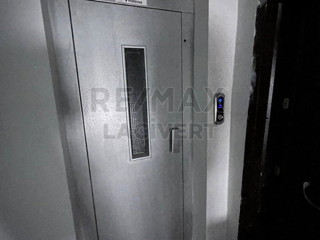RE/MAX LACİVERT'TEN ŞÜKRÜPAŞA'DA SATILIK 3+1 DAİRE