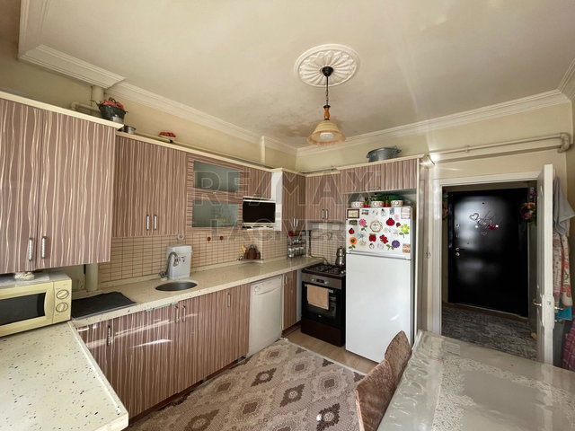 RE/MAX LACİVERT'TEN ŞÜKRÜPAŞA'DA SATILIK 3+1 DAİRE