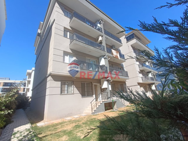 MENEMEN SEYREK TE 1+1 EŞYALI BAHÇELİ SATILIK DAİRE