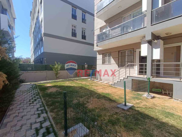 MENEMEN SEYREK TE 1+1 EŞYALI BAHÇELİ SATILIK DAİRE