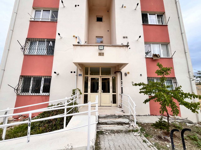 MAMAK ZİRVEKENT MAH. ZİRVE SİTESİN'DE 1+1 EŞYALI SATILIK DAİRE