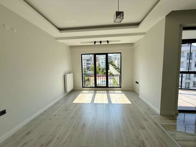 USLUOĞLU’NA YAKIN PARK ÜSTÜNDE KİRALIK GENİŞ FERAH AYDINLIK 1+1 DAİRE