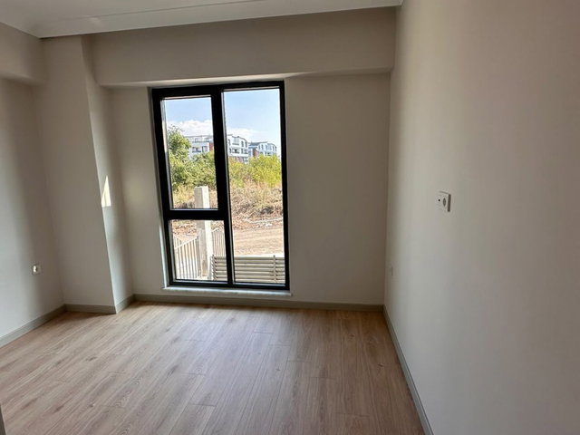 BAŞİSKELE YEŞİLYURT'DA SİTE İÇİ DENİZ MANZARALI 3+1SATILIK DAİRE