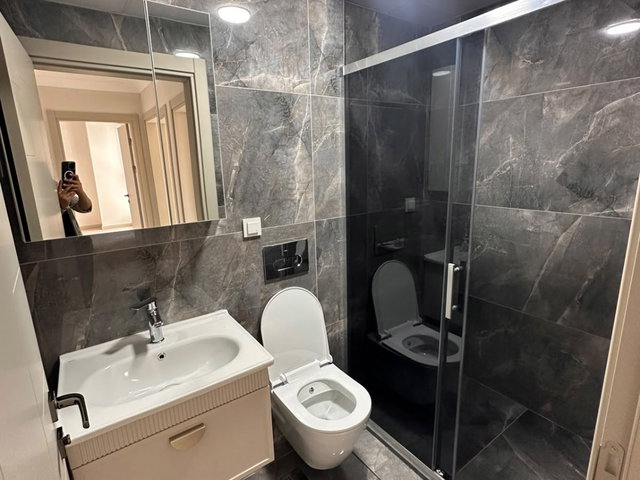 BAŞİSKELE YEŞİLYURT'DA SİTE İÇİ DENİZ MANZARALI 3+1SATILIK DAİRE