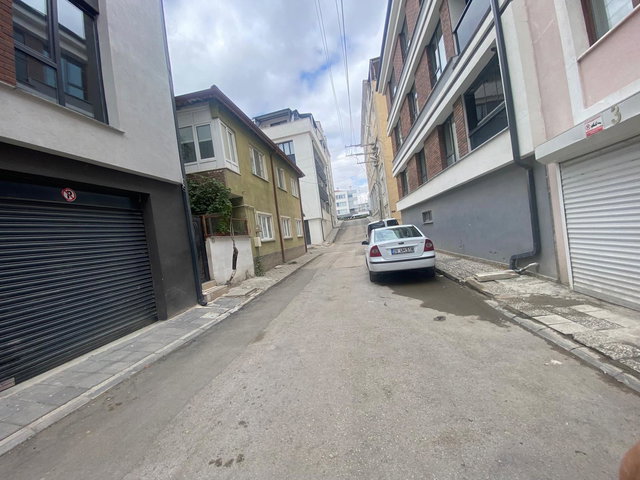 ÇAMLICA'DA 2+0 SATILIK RE/MAX MOD GAYRİMENKUL