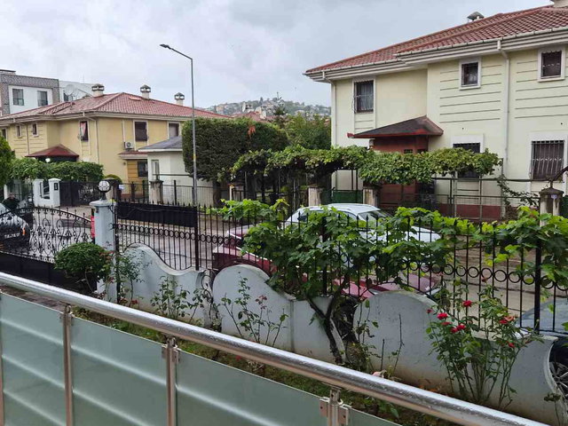 YAHYAKAPTAN ÇAĞLAYAN SİTESİ 'NDE GENİŞ KONFORLU 2+1 KİRALIK DAİRE