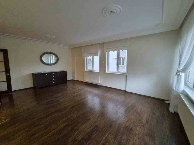 YAHYAKAPTAN ÇAĞLAYAN SİTESİ 'NDE GENİŞ KONFORLU 2+1 KİRALIK DAİRE