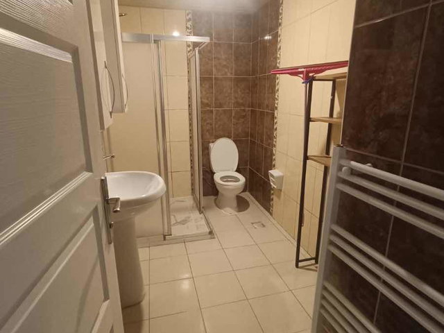 KERNEK'TE CADDE ÜZERİ KİRALIK 3+1 DAİRE
