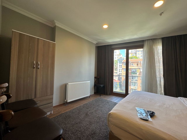 METRO DURAĞINA 7 DK MESAFEDE EŞYALI 2+1 DAİRE
