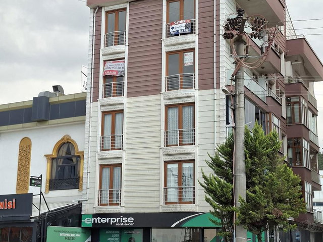 GEBZE YENIKENT'TE SATILIK 5+1 DAIRE-180M² BRÜT, MERKEZI KONUMDA
