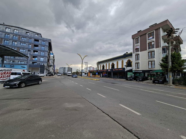 GEBZE YENIKENT'TE SATILIK 5+1 DAIRE-180M² BRÜT, MERKEZI KONUMDA