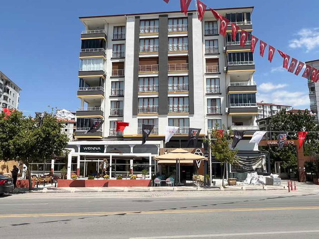 GÜNGÖR CADDESI | YÜZÜNCÜYIL PARKI KARŞISI SATILIK 3,5+1 DAIRE
