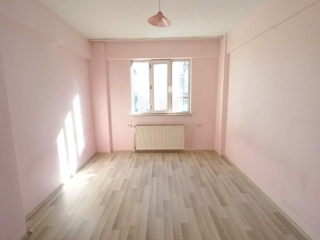 REMAX DREAM'DEN GÖLCÜK PİYALEPAŞA'DA ARA KAT 2+1 KİRALIK DAİRE