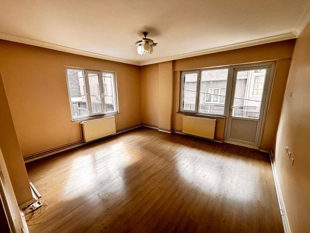 REMAX BEYAZ NİLÜFER KONAK MAH’DE 2+1 KİRALIK DAİRE