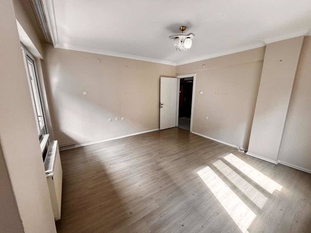 REMAX BEYAZ NİLÜFER KONAK MAH’DE 2+1 KİRALIK DAİRE