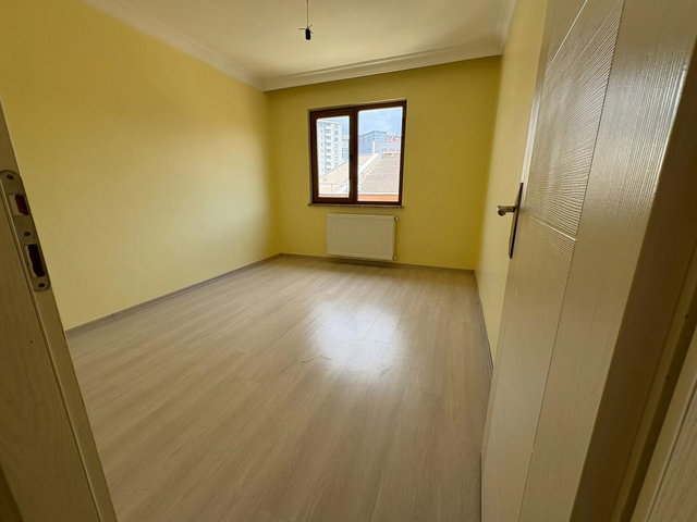 PENDİK DOLAYOBA'DA 2+1 TEMİZ KİRALIK DAİRE