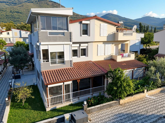 GÜZELÇAMLI KARDELEN SİTESİ'NDE SATILIK 4+1 VİLLA