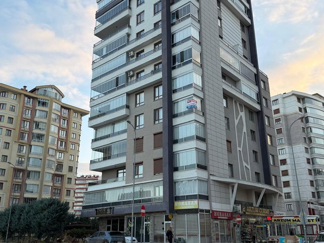 REMAX POINT’ TEN VERA PARK SİTESİ’NDE GENİŞ, FERAH SATILIK ARAKAT 4+1