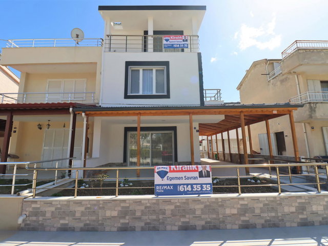 KUŞADASI ARTEMİS SİTESİ EŞYALI KİRALIK 4+1 TRİPLEKS VİLLA