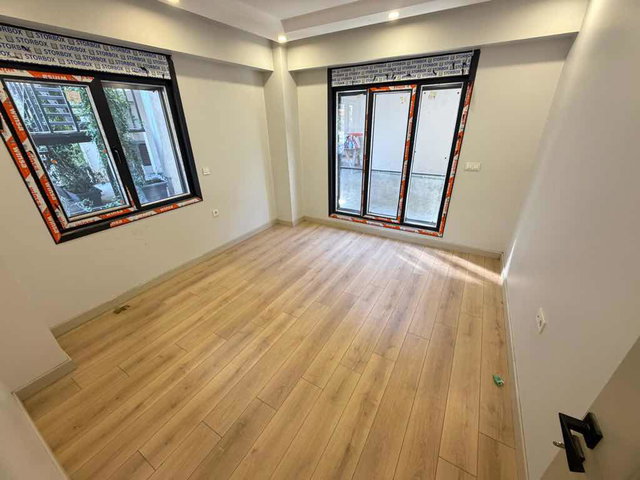DİKİLİTAŞ’TA YENİ BİNADA KAPALI OTOPARKLI KAPALI MUTFAKLI 3+1 SATILIK DAİRE