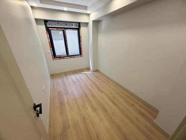 DİKİLİTAŞ’TA YENİ BİNADA KAPALI OTOPARKLI KAPALI MUTFAKLI 3+1 SATILIK DAİRE