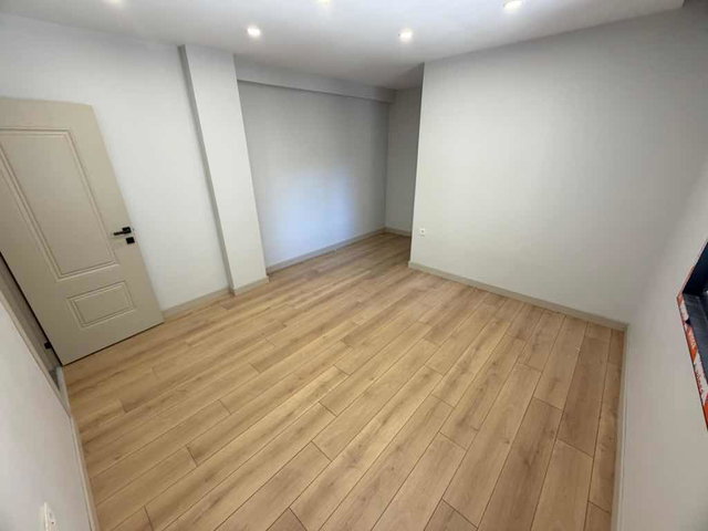 DİKİLİTAŞ’TA YENİ BİNADA KAPALI OTOPARKLI KAPALI MUTFAKLI 3+1 SATILIK DAİRE