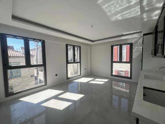 URLA MERKEZDE SIFIR 1+1 KİRALIK DAİRE