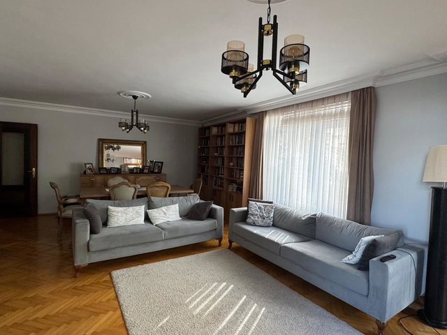 ACIBADEM 'DE MERKEZİ KONUMDA ASANSÖRLÜ SATILIK 4+1 DAİRE