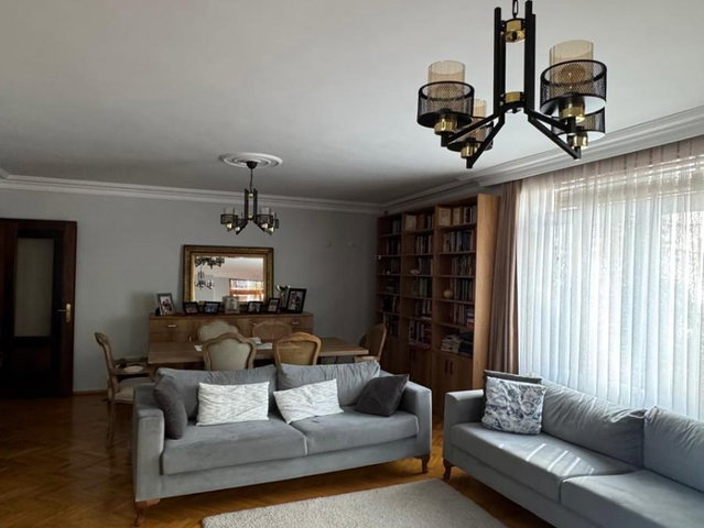 ACIBADEM 'DE MERKEZİ KONUMDA ASANSÖRLÜ SATILIK 4+1 DAİRE