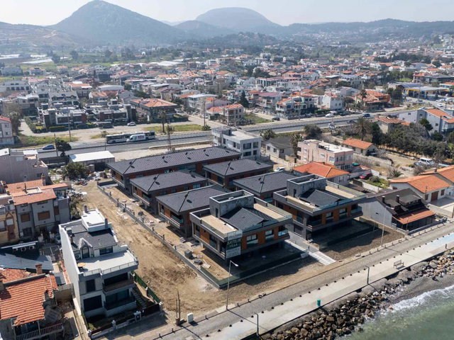 DENİZE SIFIR, ÖZEL HAVUZLU BAHÇELİ VİLLA