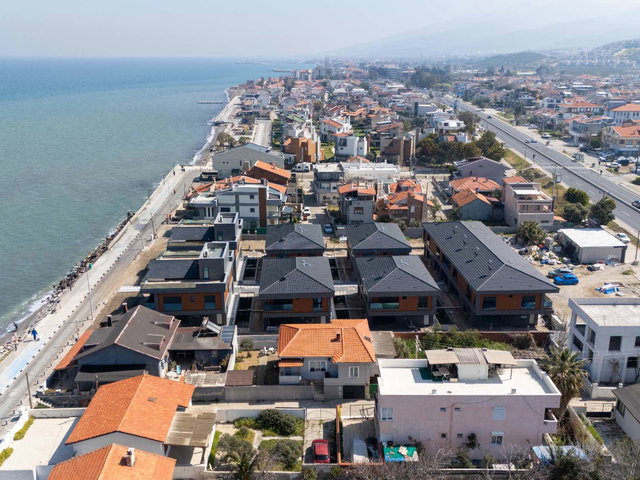 DENİZE SIFIR, ÖZEL HAVUZLU BAHÇELİ VİLLA