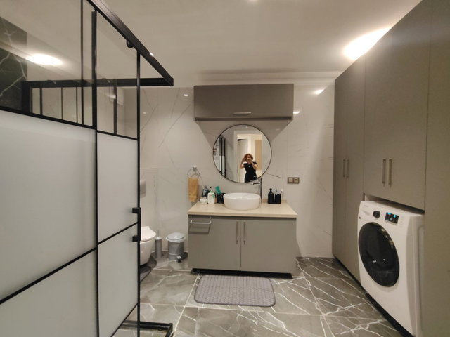 ADAKALE BÖLGESİNDE MİMARİ TASARIMLI, EŞYALI KİRALIK 4+1 DAİRE