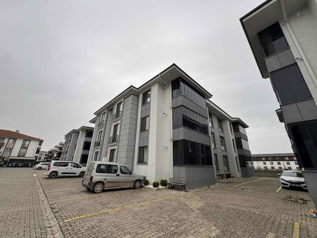 RE/MAX HÜR' DEN YAĞCILAR'DA ARA KAT YATIRIMLIK DAIRE