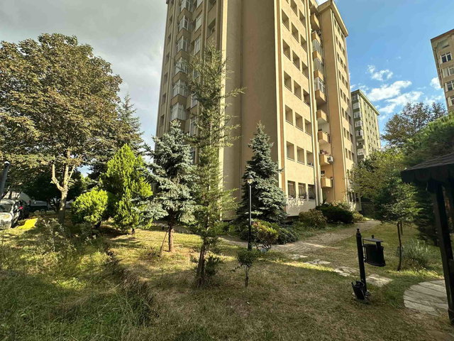 ATAŞEHİR KÜÇÜKBAKKALKÖY YAKAMOZ SİTESİ’NDE SATILIK 2+1 DAIRE