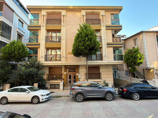 KÜÇÜKÇEKMECE YENİ MAHALLEDE 110 M2 3+1 SATILIK DAİRE