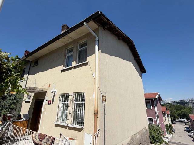 UĞUR MUMCU MAH. KÜLTÜR BİRLİK SİTESİNDE SATILIK KÖŞE VİLLA