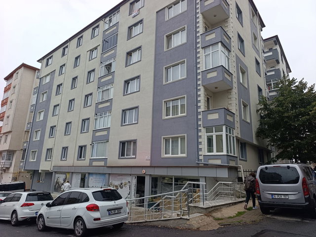 ÇERKEZKÖY’ ÖZTRAK CADDESİ DOĞU-GÜNEY CEPHELİ, 2+1, BALKONLU, EN ÜST KAT KİRALIK DAİRE