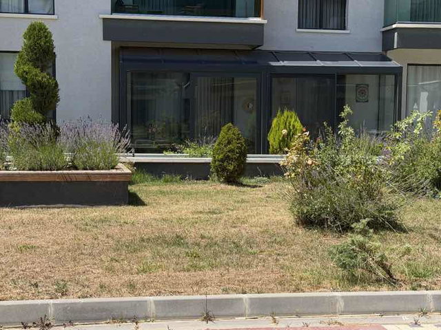HERA İNCEK SİTESİ’NDE SATILIK ÖZEL BAHÇELİ 1+1 DAİRE