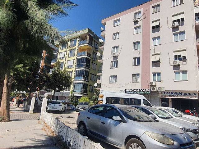 BORNOVA OSMANGAZIDE AŞIK VEYSEL PARKI YAKINI  3+1  KİRALIK DAİRE