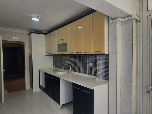 BORNOVA OSMANGAZIDE AŞIK VEYSEL PARKI YAKINI  3+1  KİRALIK DAİRE