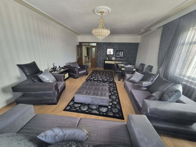 RE/MAX DEĞİŞİMDEN CUMHURİYET MAH. MERKEZİ KONUMDA 4+1 KİRALIK DAİRE