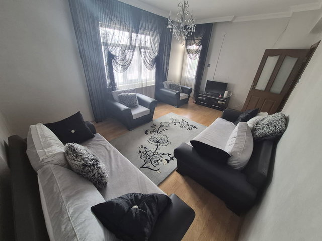 RE/MAX DEĞİŞİMDEN CUMHURİYET MAH. MERKEZİ KONUMDA 4+1 KİRALIK DAİRE