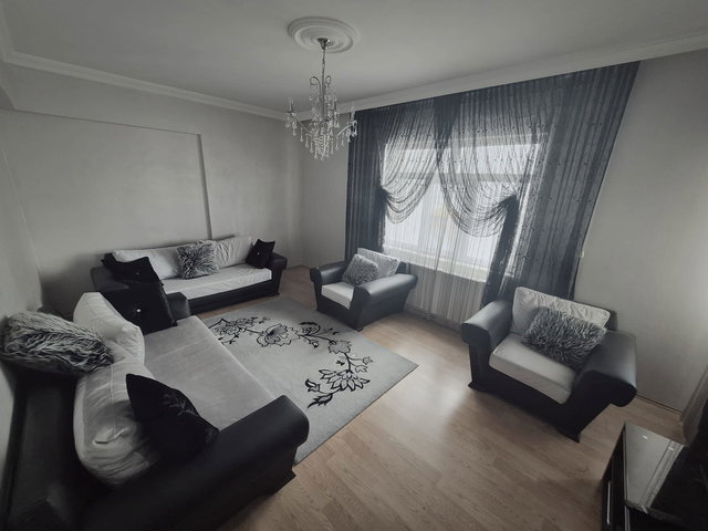 RE/MAX DEĞİŞİMDEN CUMHURİYET MAH. MERKEZİ KONUMDA 4+1 KİRALIK DAİRE
