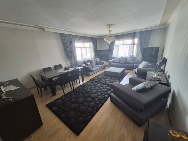 RE/MAX DEĞİŞİMDEN CUMHURİYET MAH. MERKEZİ KONUMDA 4+1 KİRALIK DAİRE