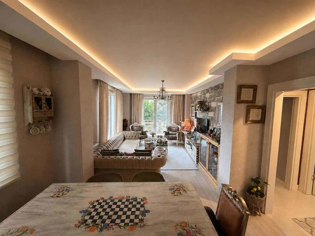 DUMANPARK EVLERİNDE YENİLENMİŞ GENİŞ M² 2+1 SATILIK DAİRE