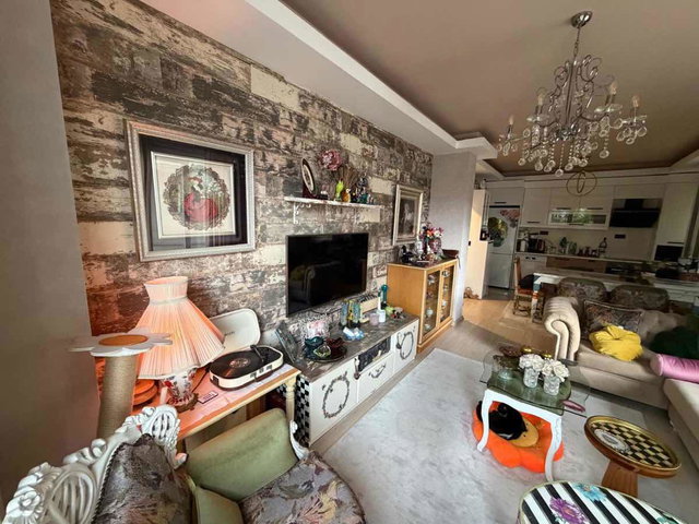 DUMANPARK EVLERİNDE YENİLENMİŞ GENİŞ M² 2+1 SATILIK DAİRE