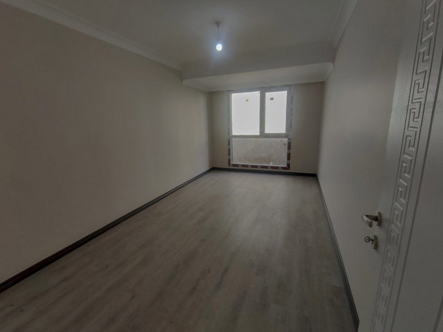 ŞİRİNEVLER MEYDANA METROBÜSE 5 DK. SIFIR, GENİŞ MUTFAKLI, YERDEN ISITMALI KİRALIK DAİRE